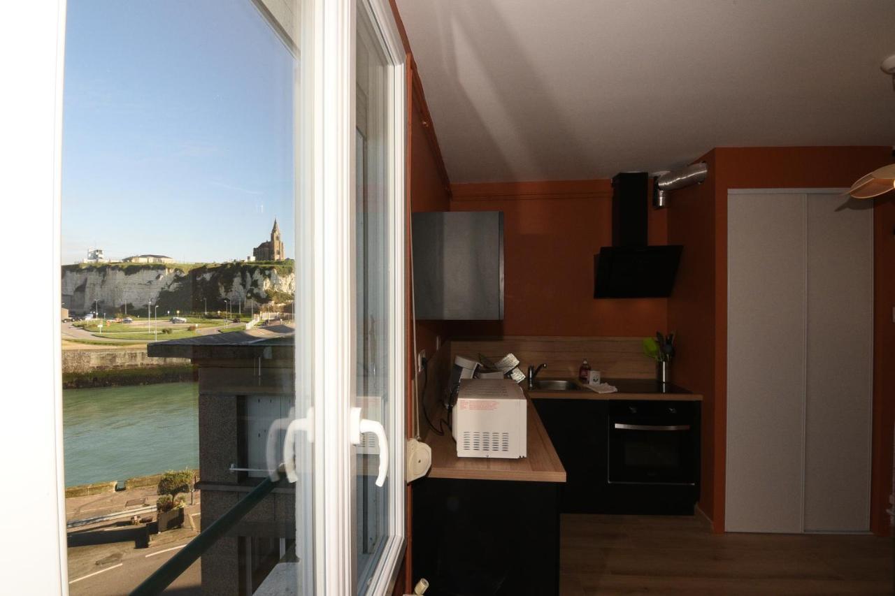 La Jetee Vue Apartment *